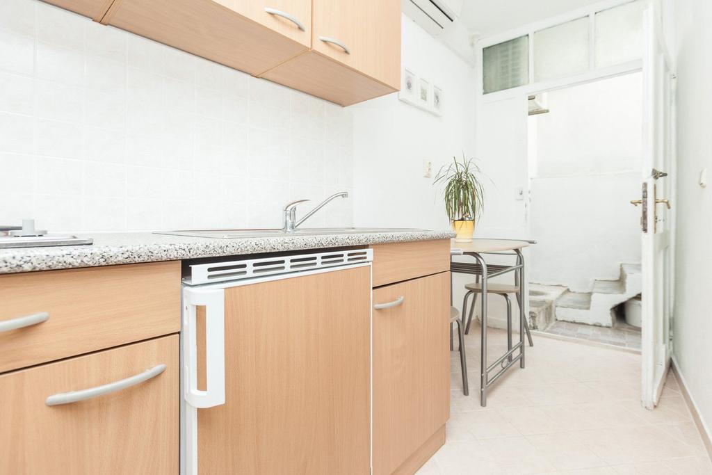 Charming Old Stone House Apartment Сплит Екстериор снимка