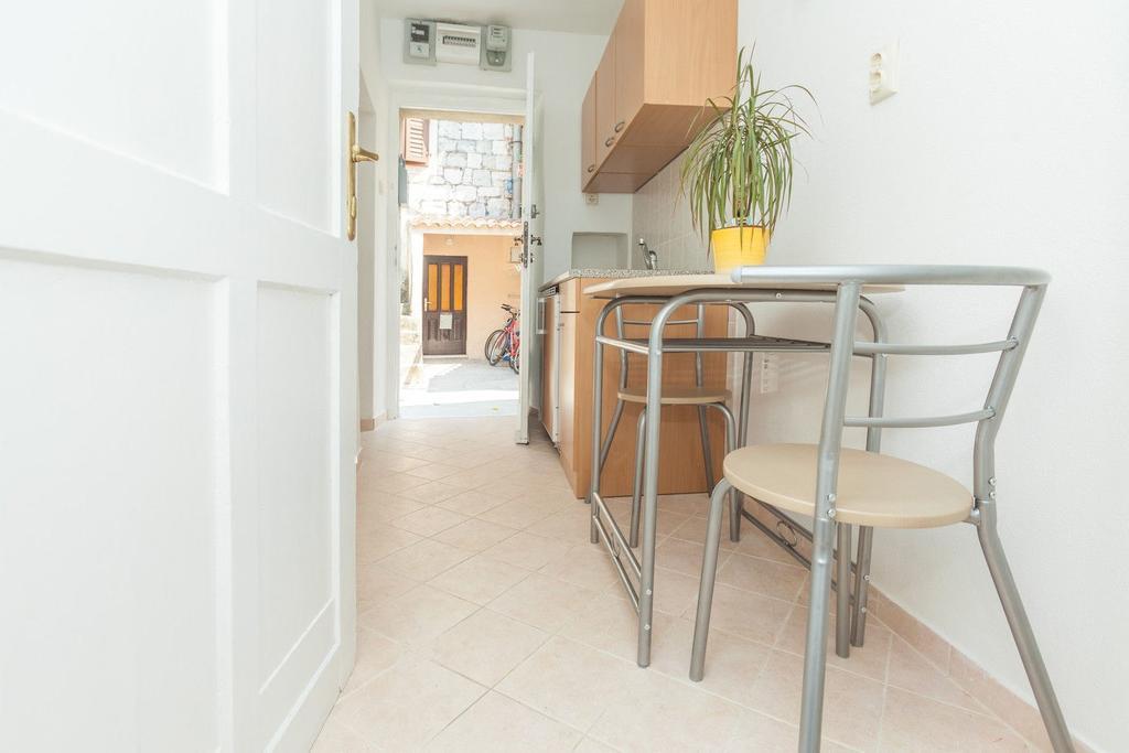 Charming Old Stone House Apartment Сплит Стая снимка