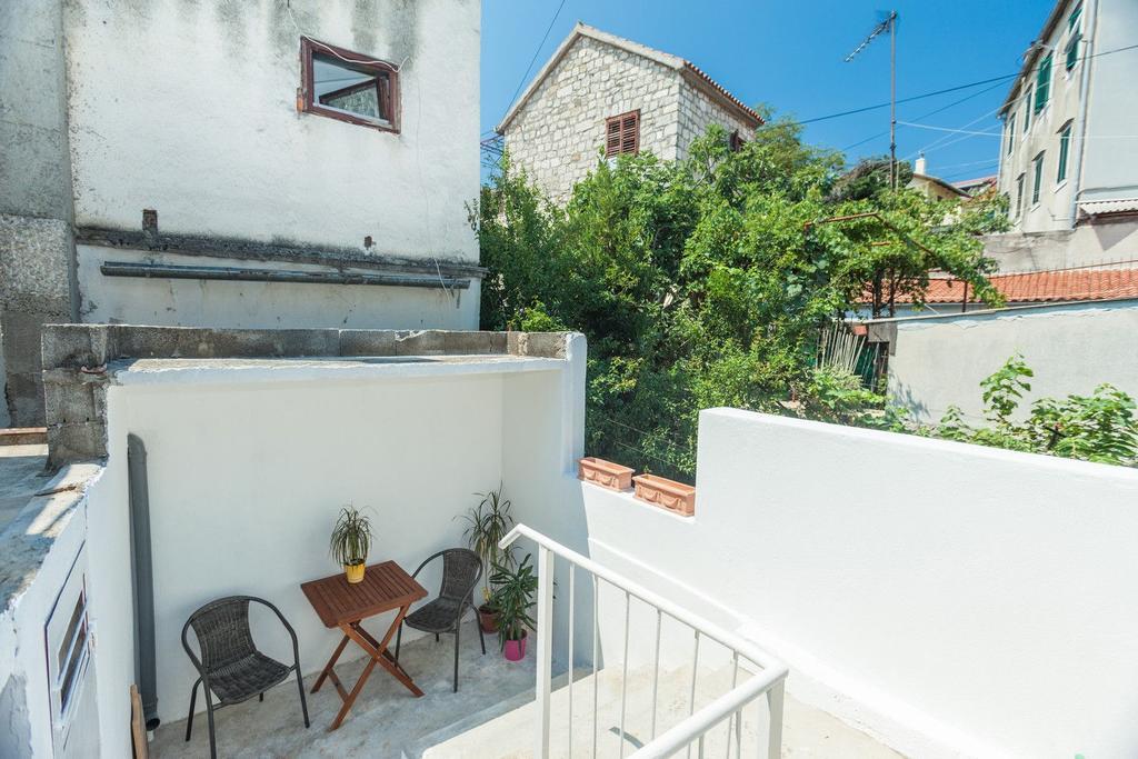 Charming Old Stone House Apartment Сплит Екстериор снимка