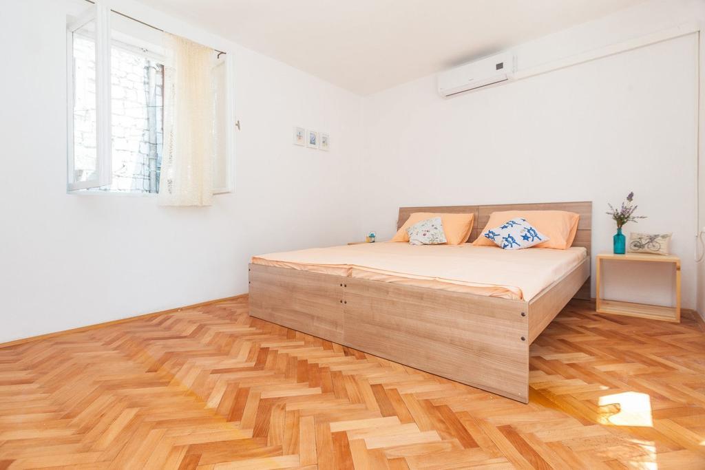 Charming Old Stone House Apartment Сплит Екстериор снимка